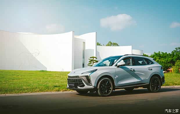 东风风行t5 evo 狂飚版解锁多彩生活