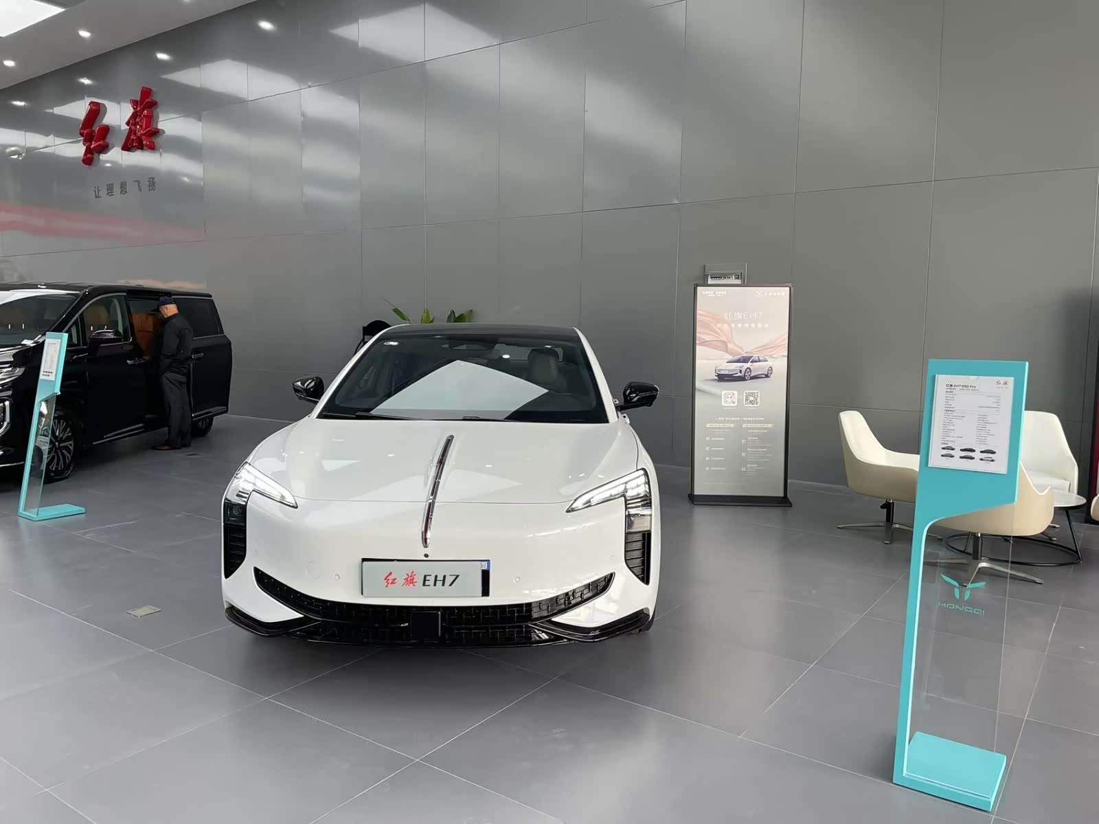 新车展示区