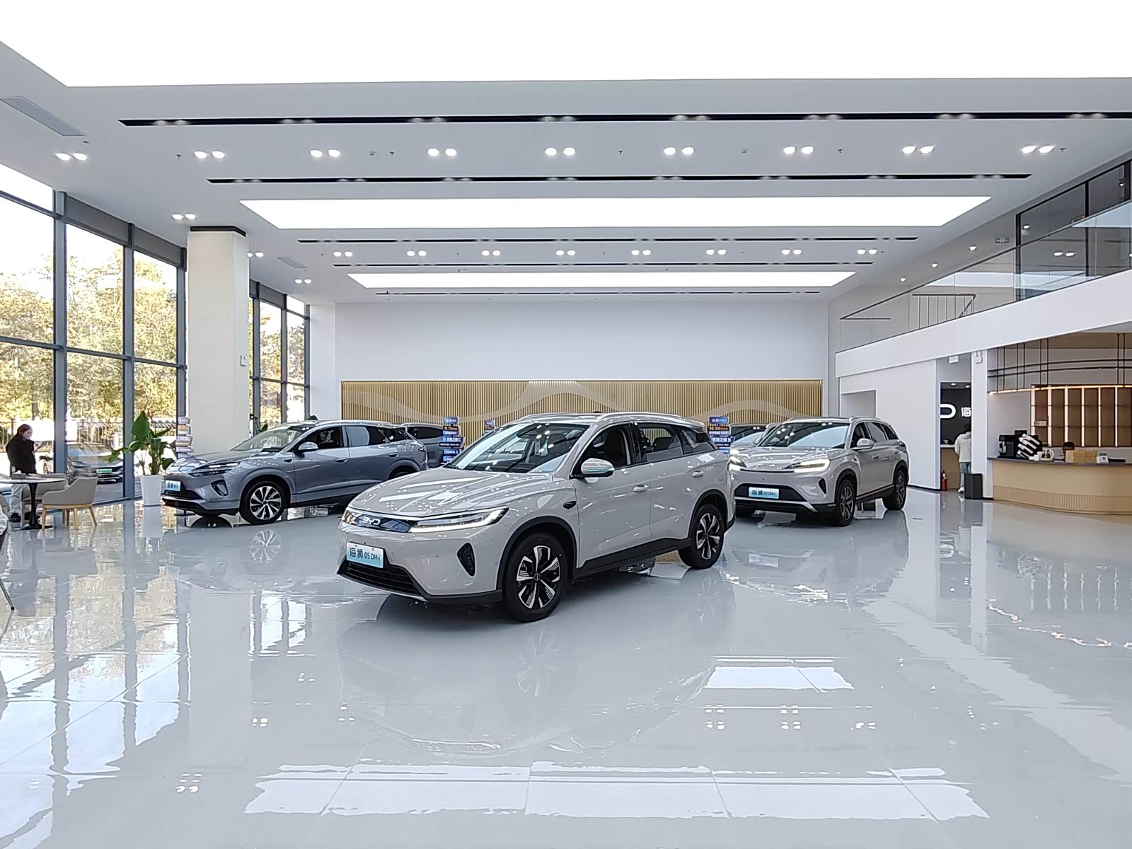 新车展示区