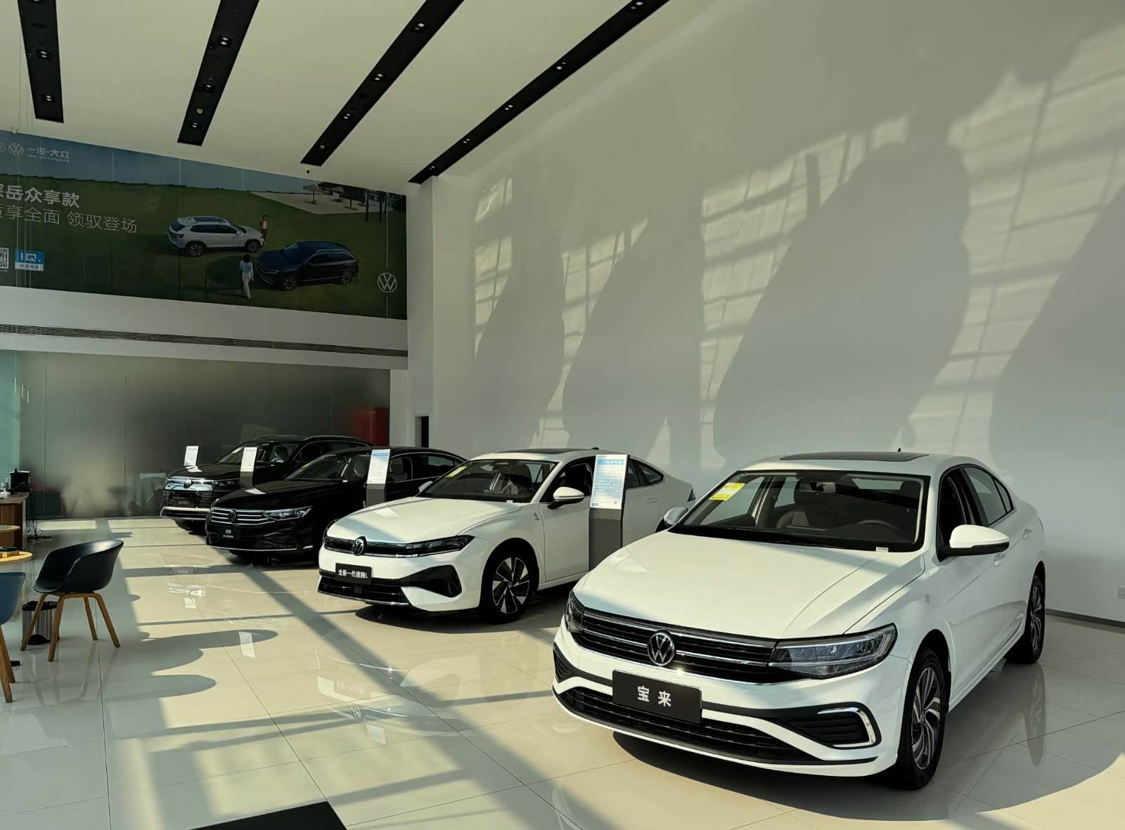 新车展示区