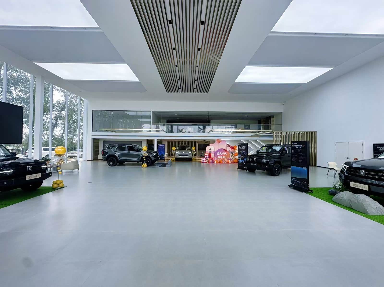 新车展示区