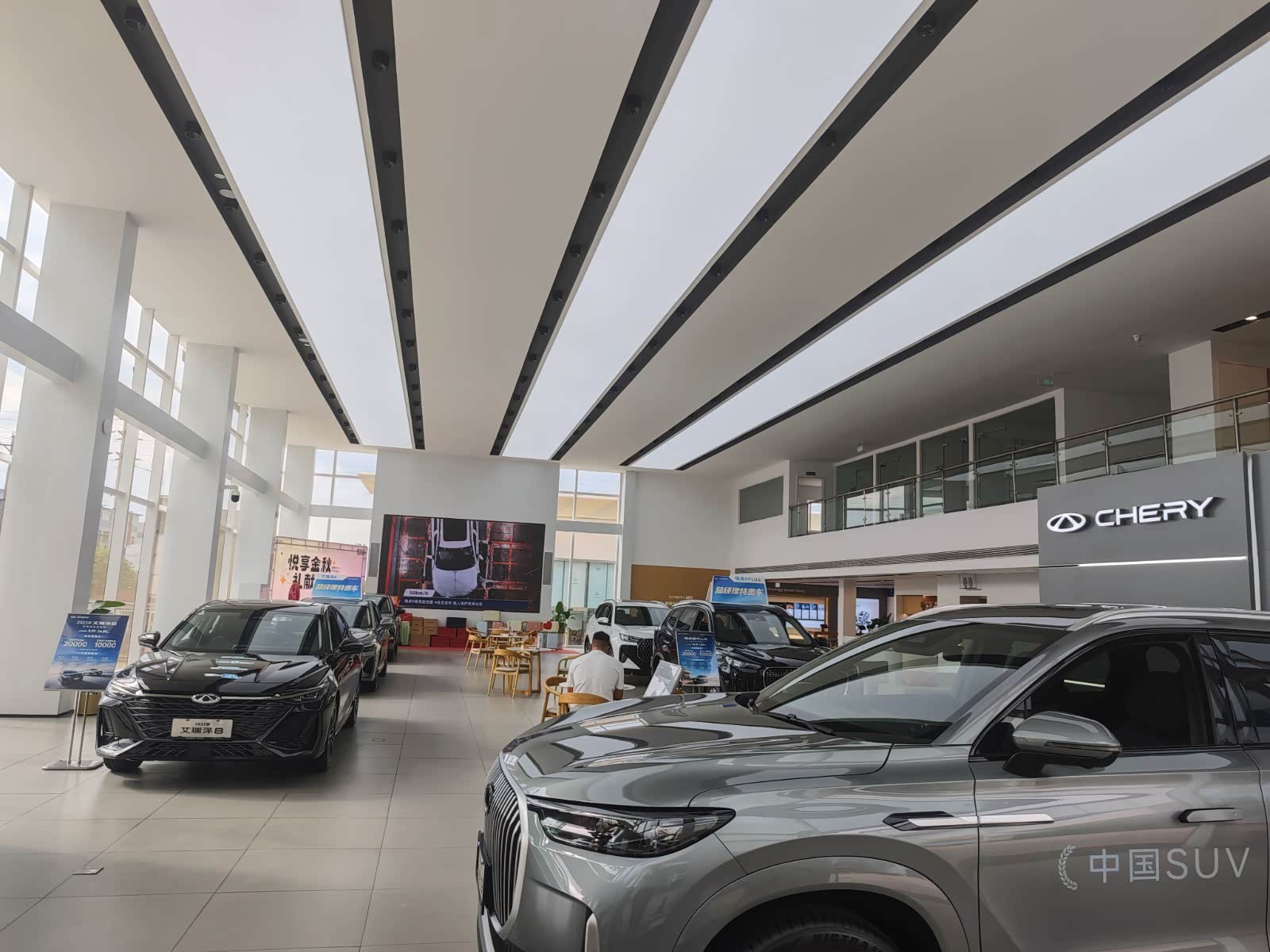 新车展示区