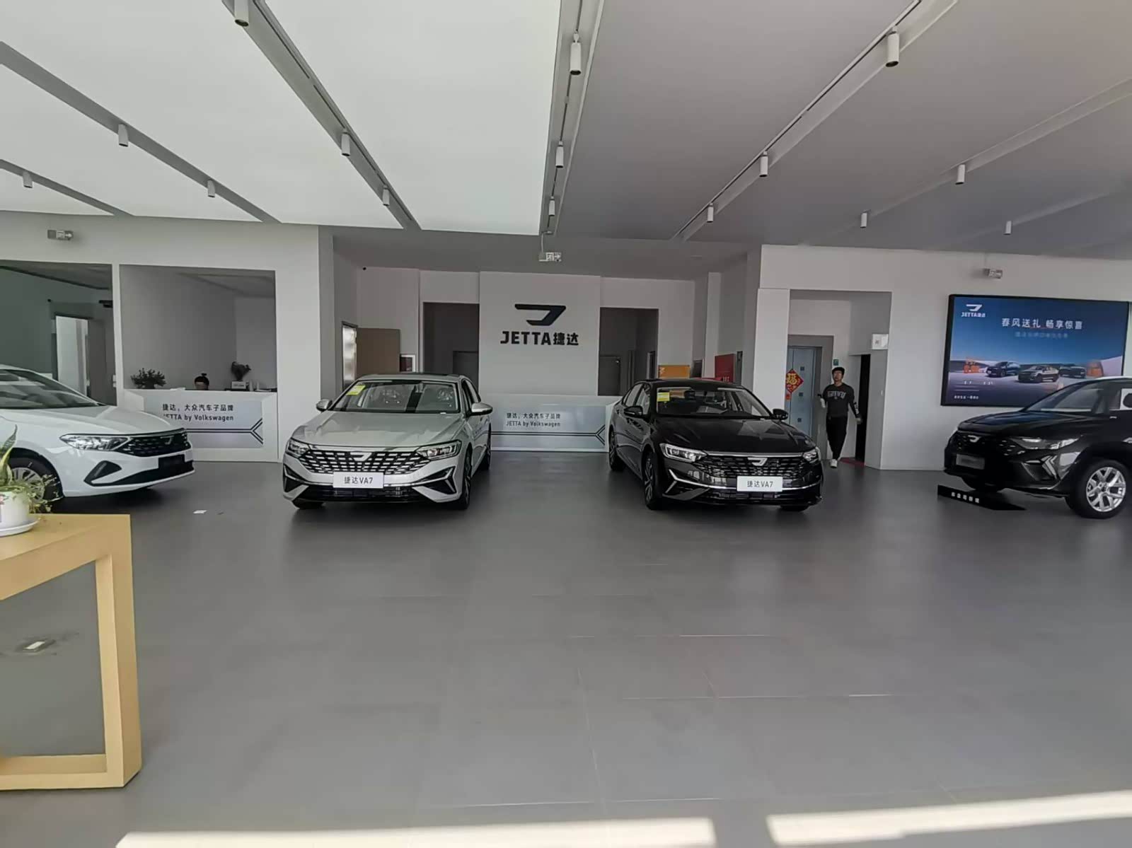 新车展示区