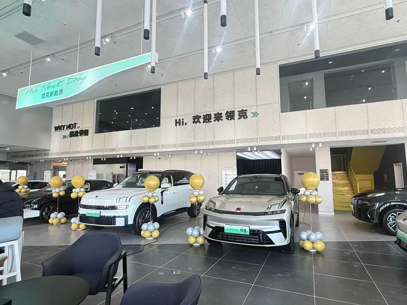 新车展示区