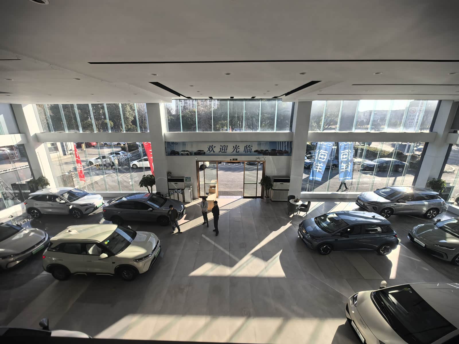 新车展示区