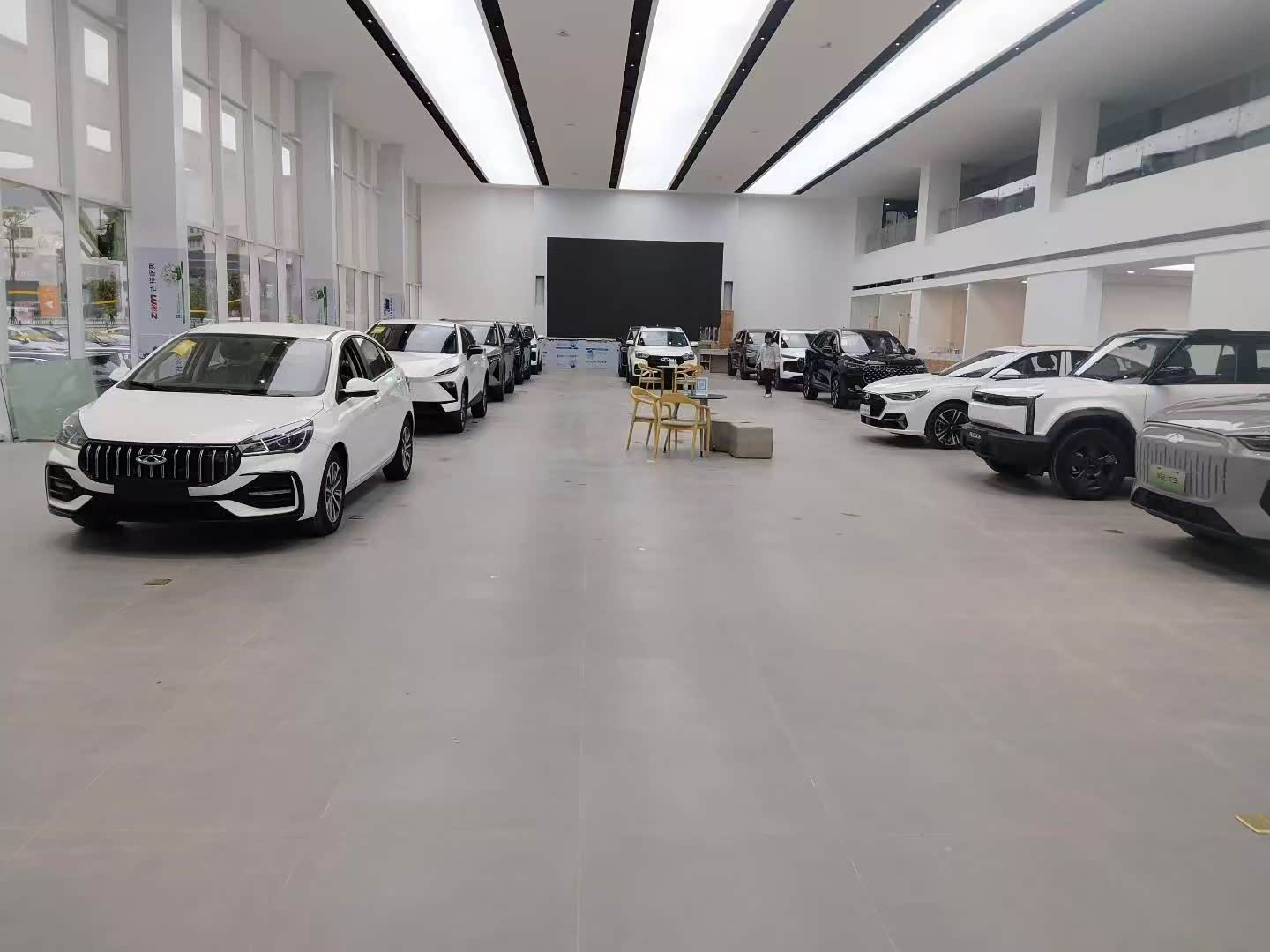 新车展示区