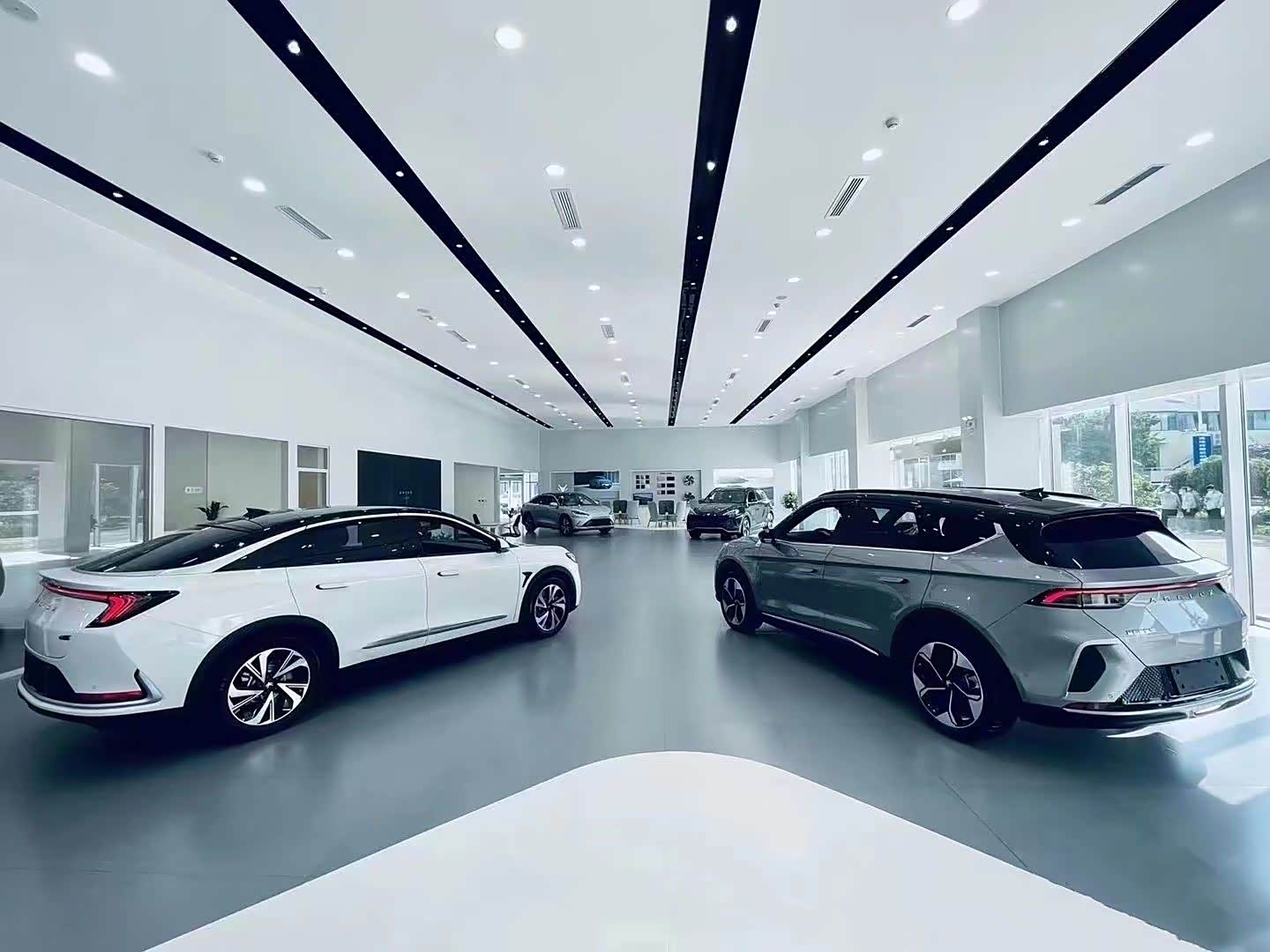 新车展示区