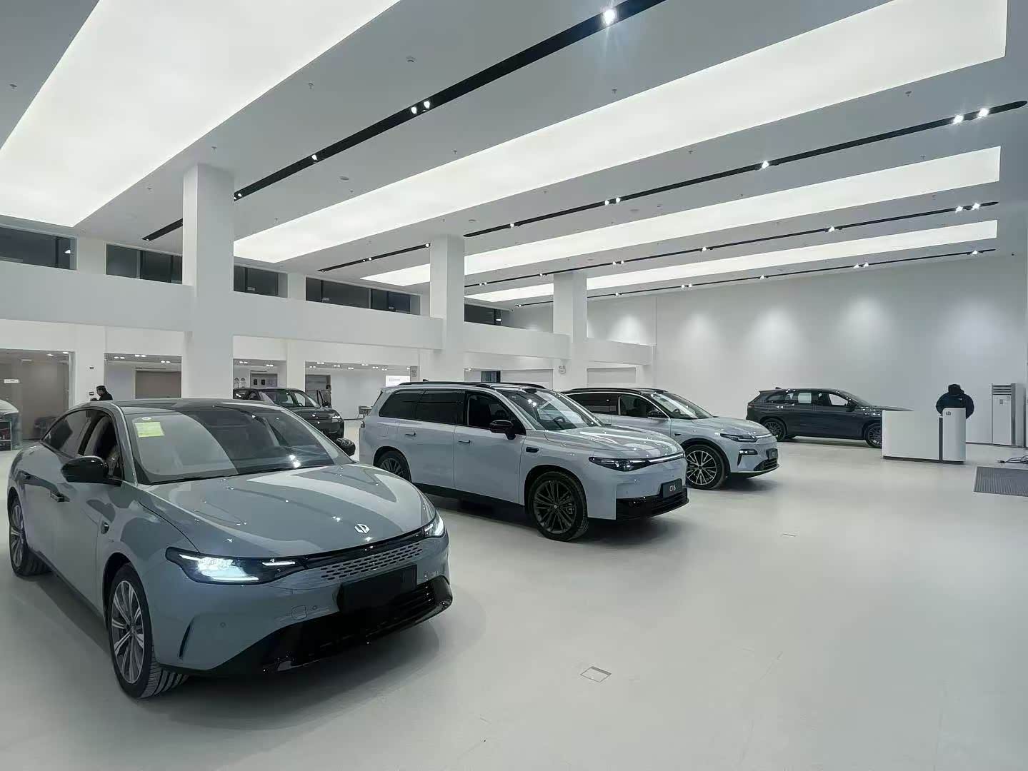 新车展示区