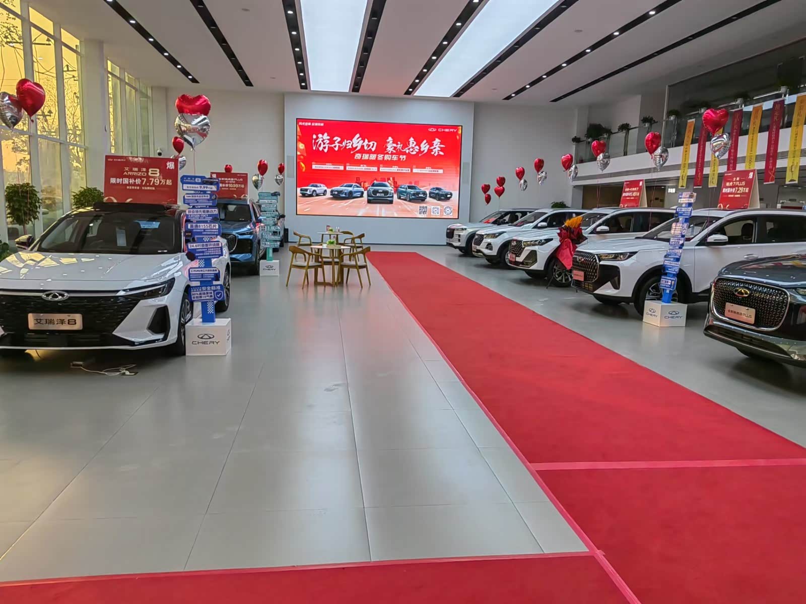 新车展示区