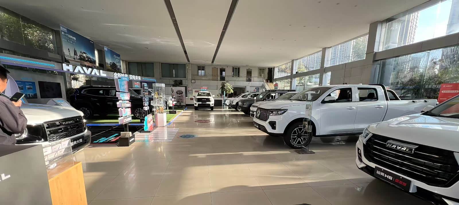 新车展示区
