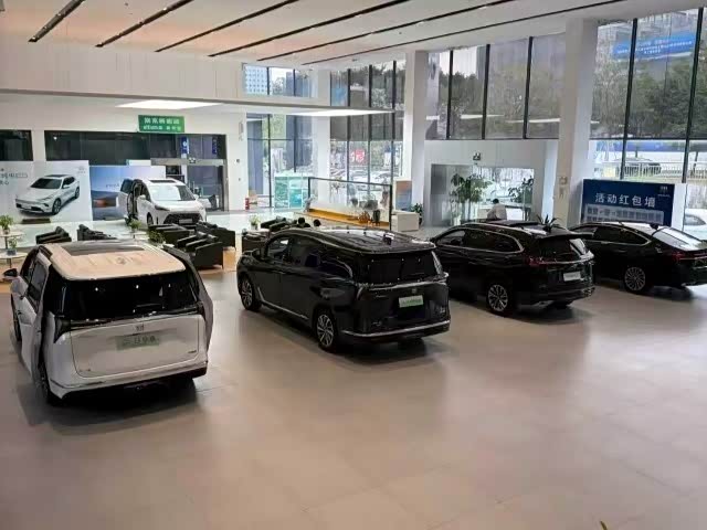 新车展示区