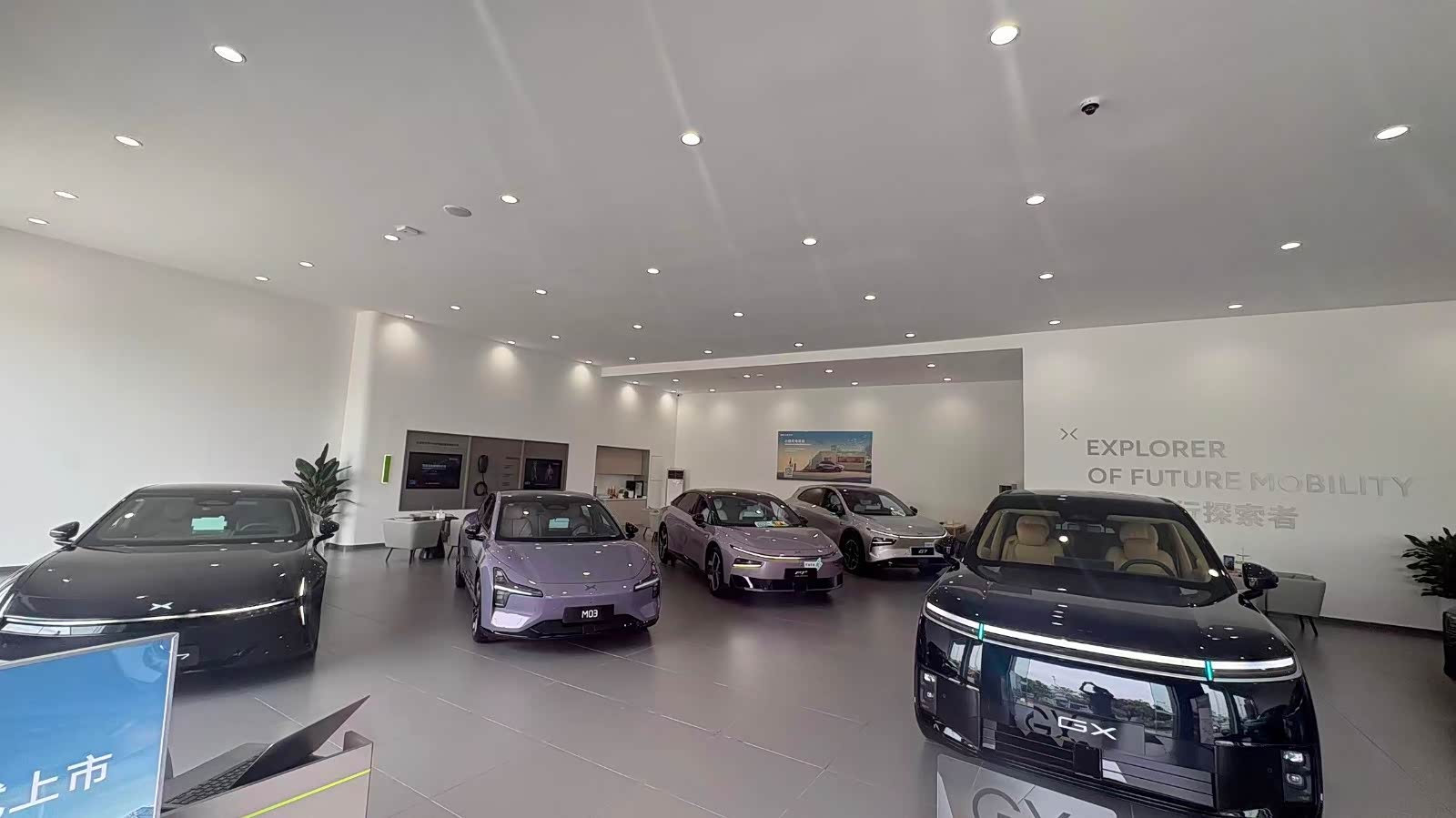 新车展示区