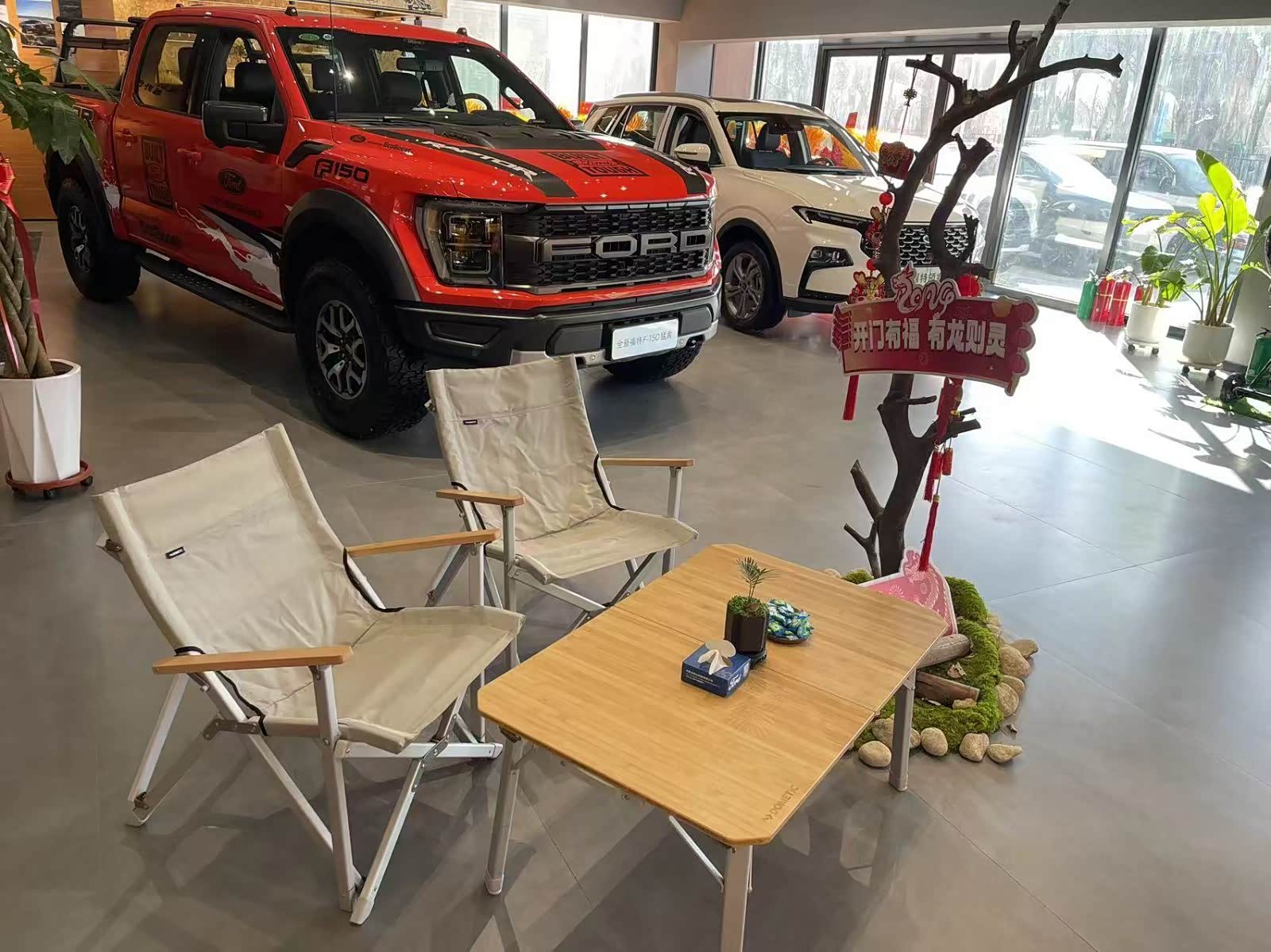 新车展示区