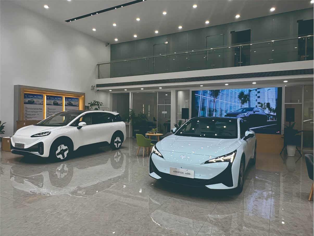 新车展示区