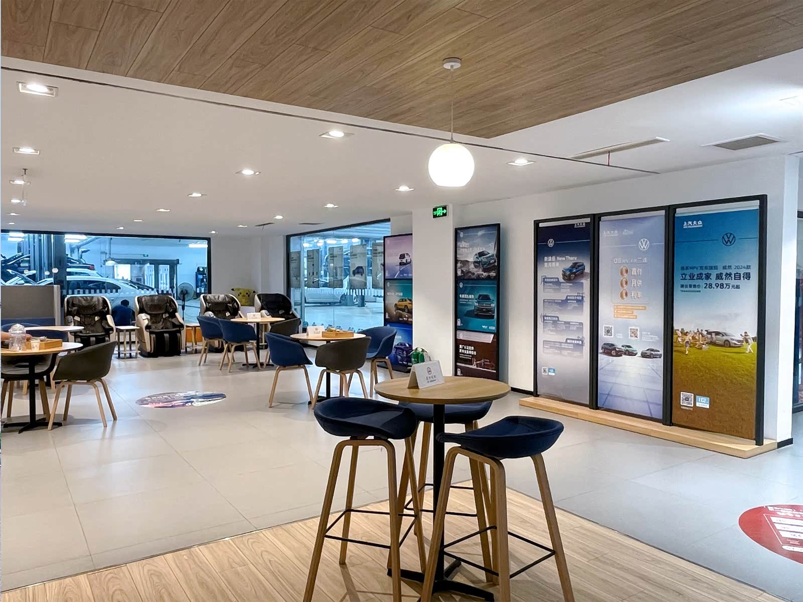 新车展示区