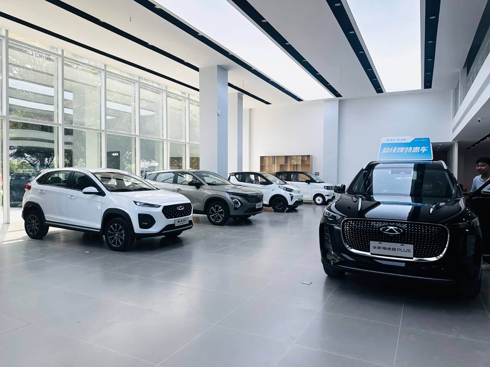 新车展示区