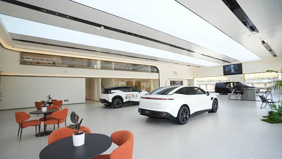 新车展示区