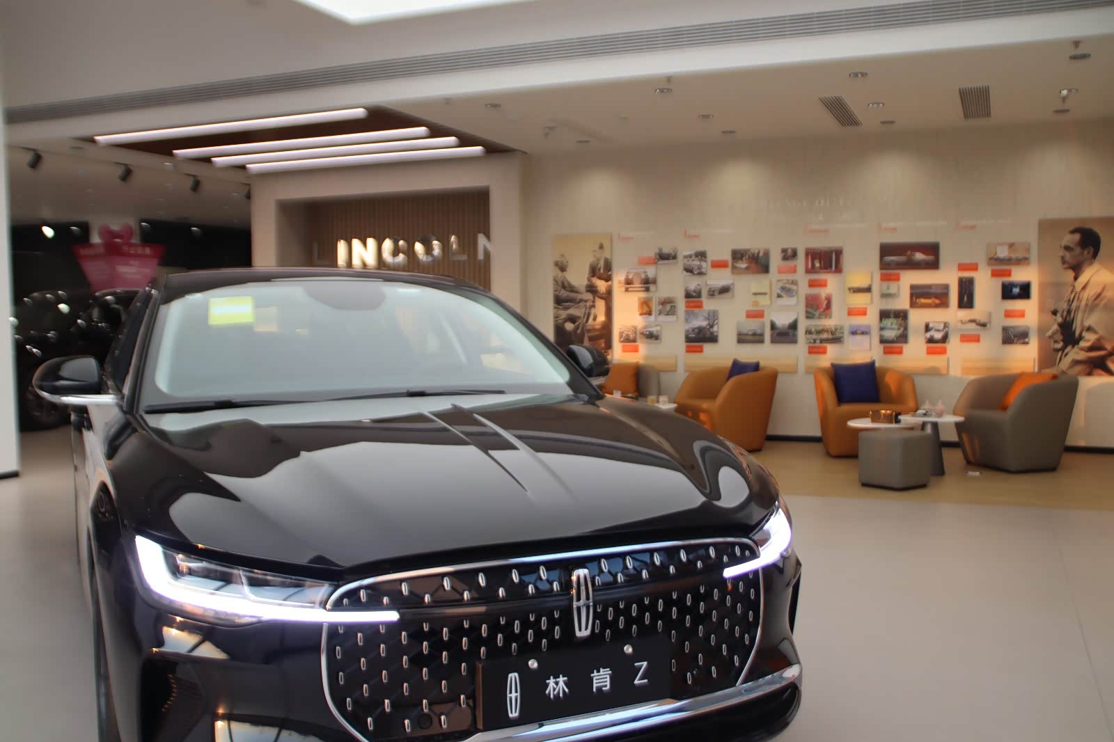 新车展示区