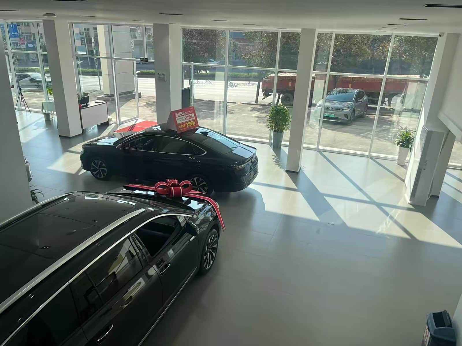 新车展示区