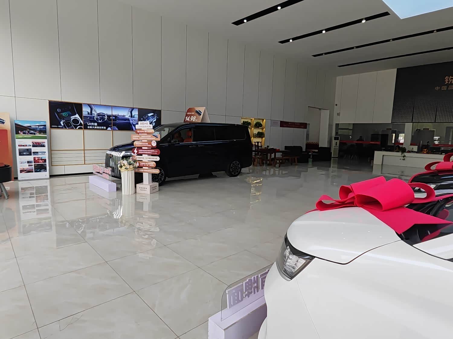 新车展示区