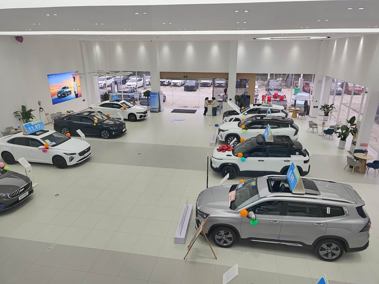 新车展示区