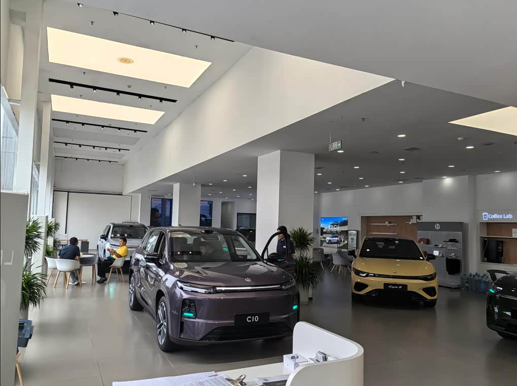 新车展示区