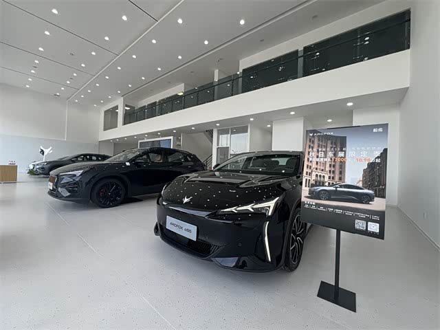 新车展示区