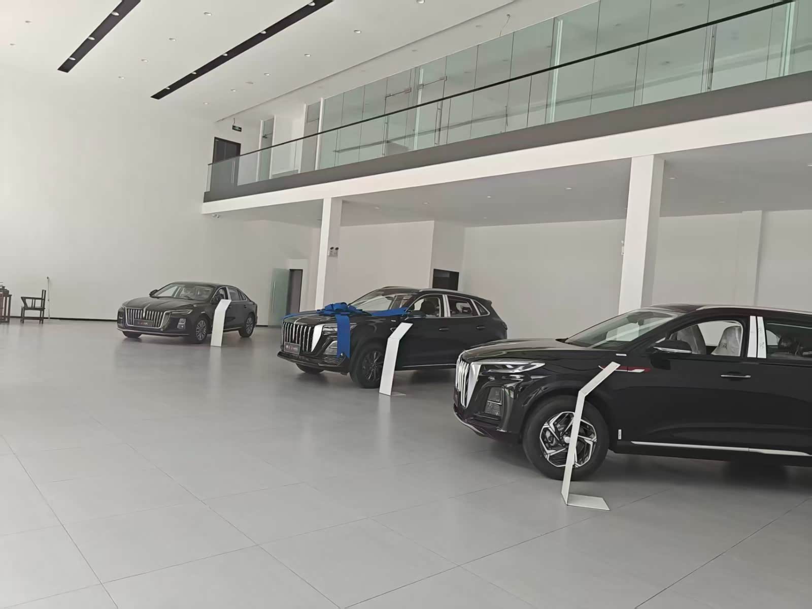新车展示区