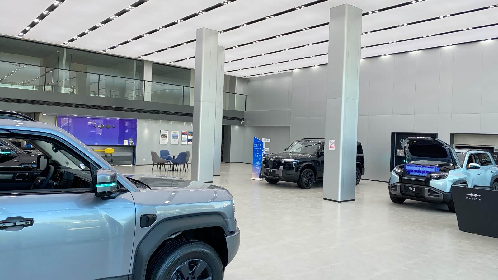 新车展示区