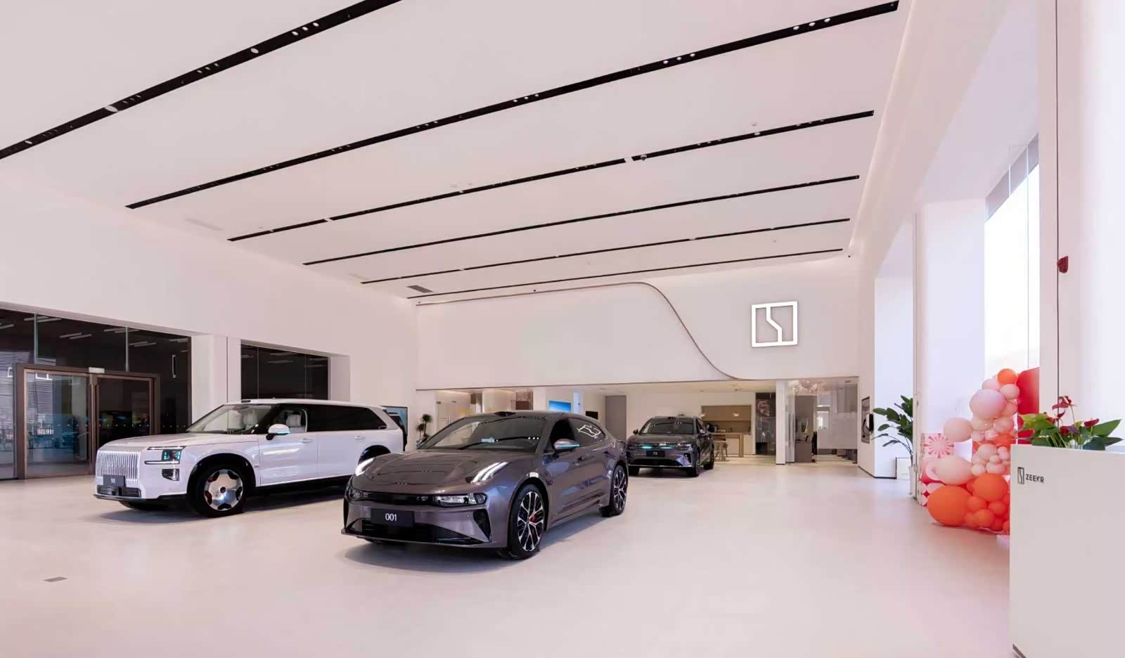 新车展示区