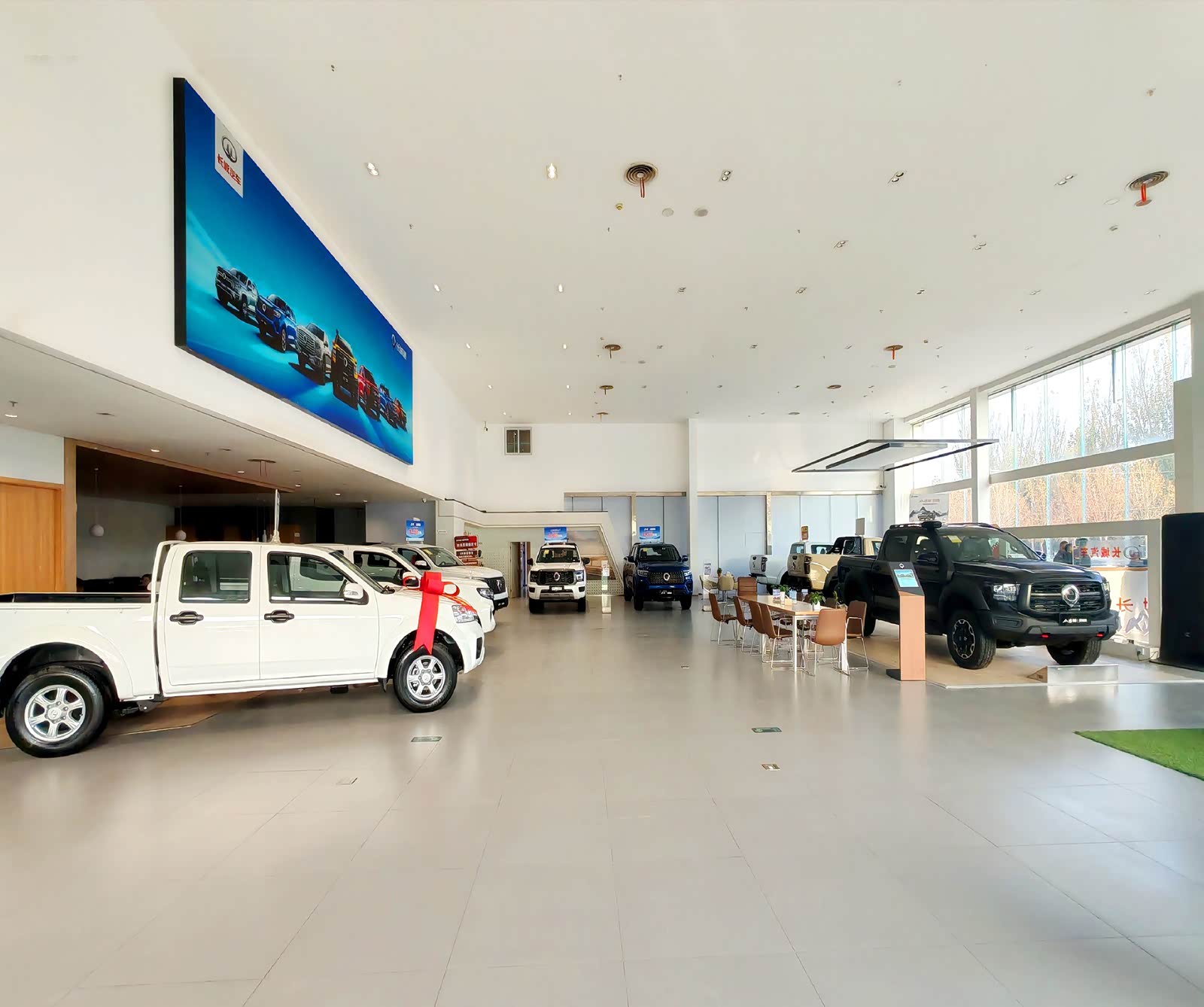 新车展示区