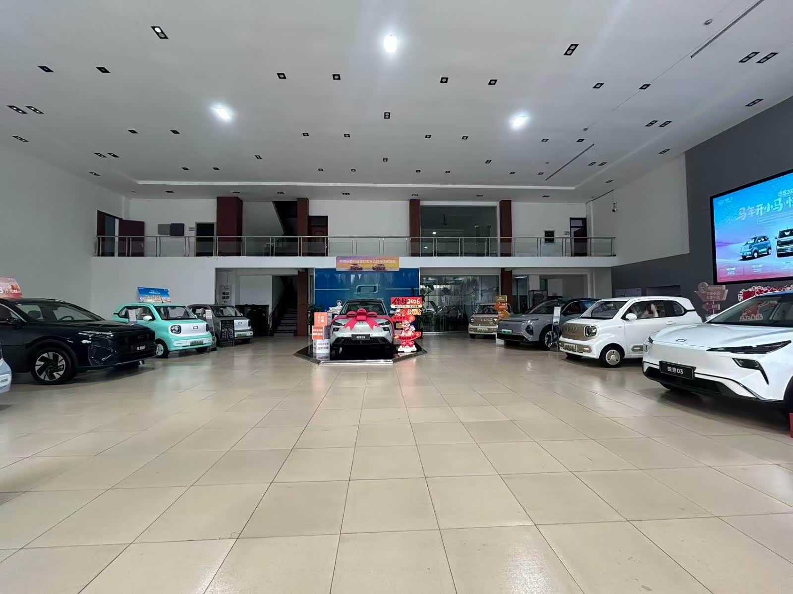 新车展示区