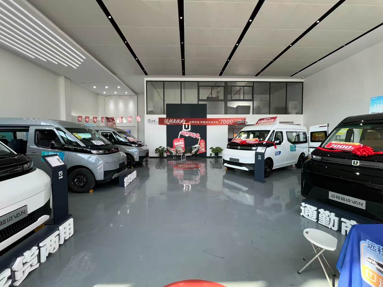 新车展示区