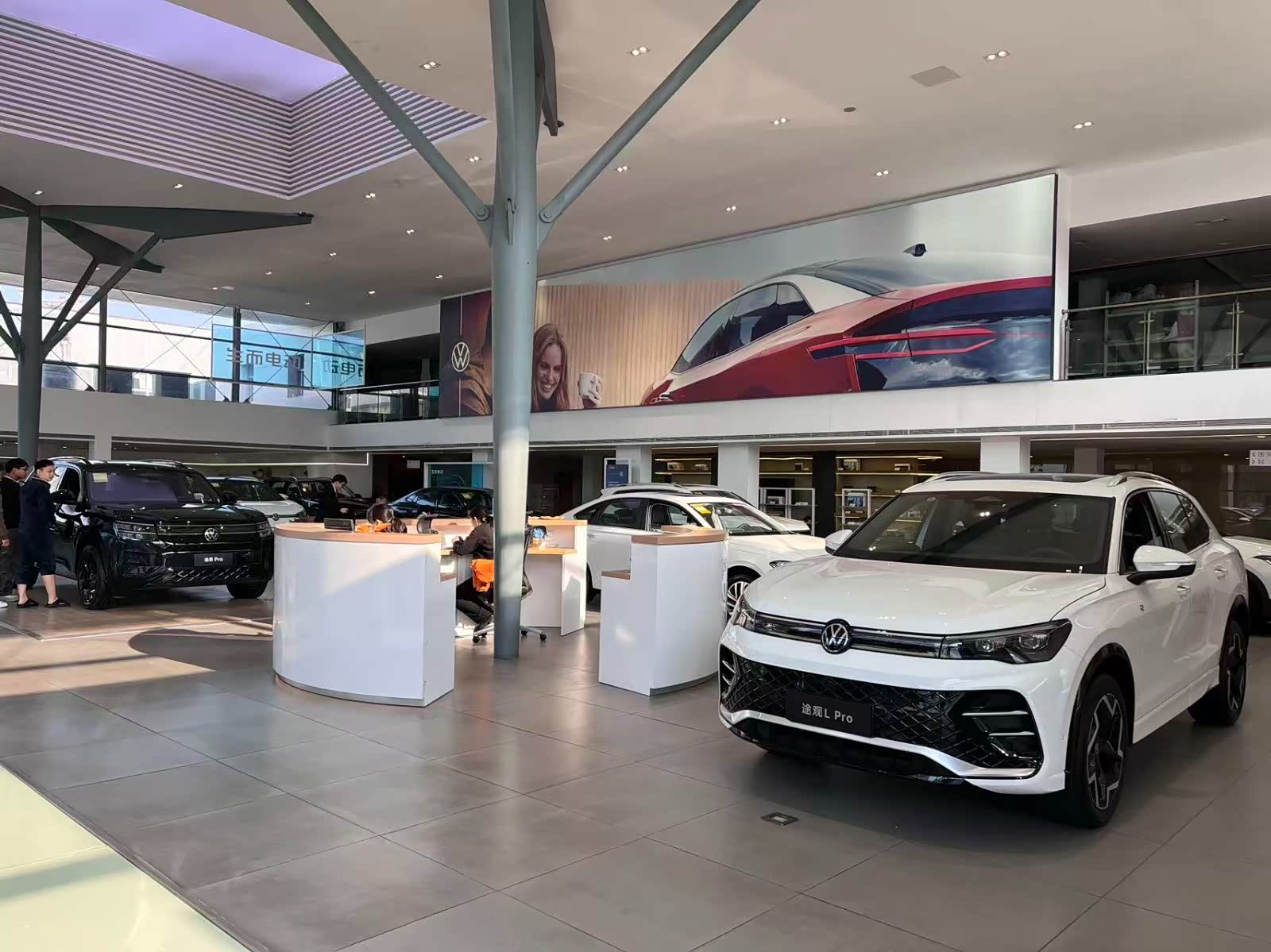 新车展示区