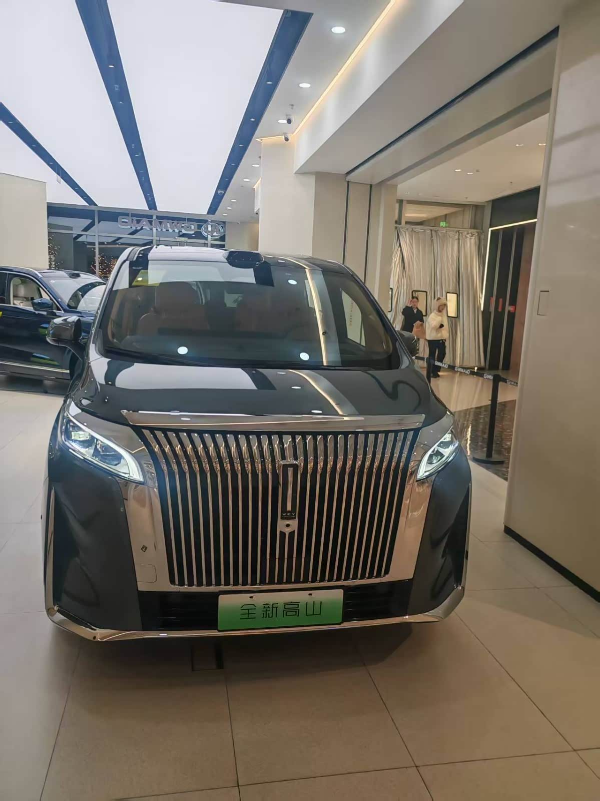 新车展示区