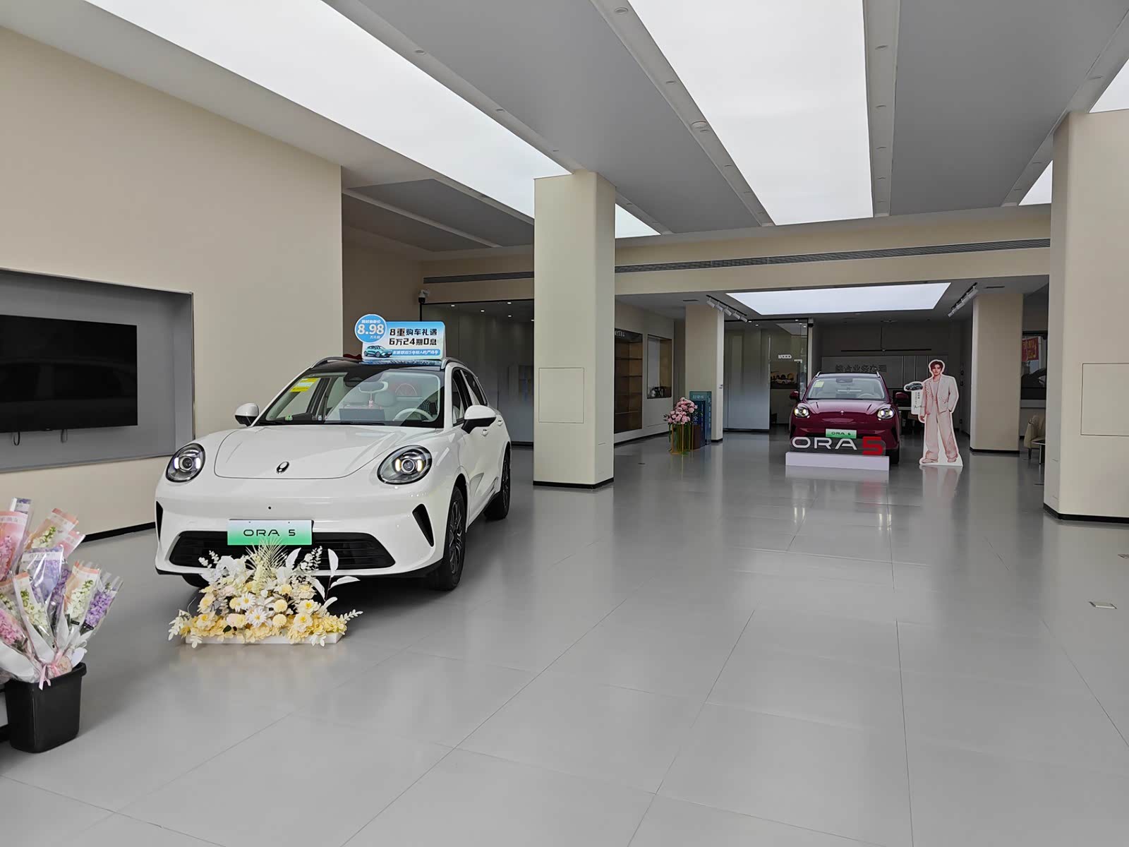 新车展示区