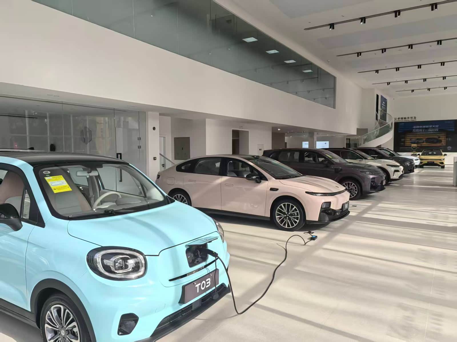 新车展示区