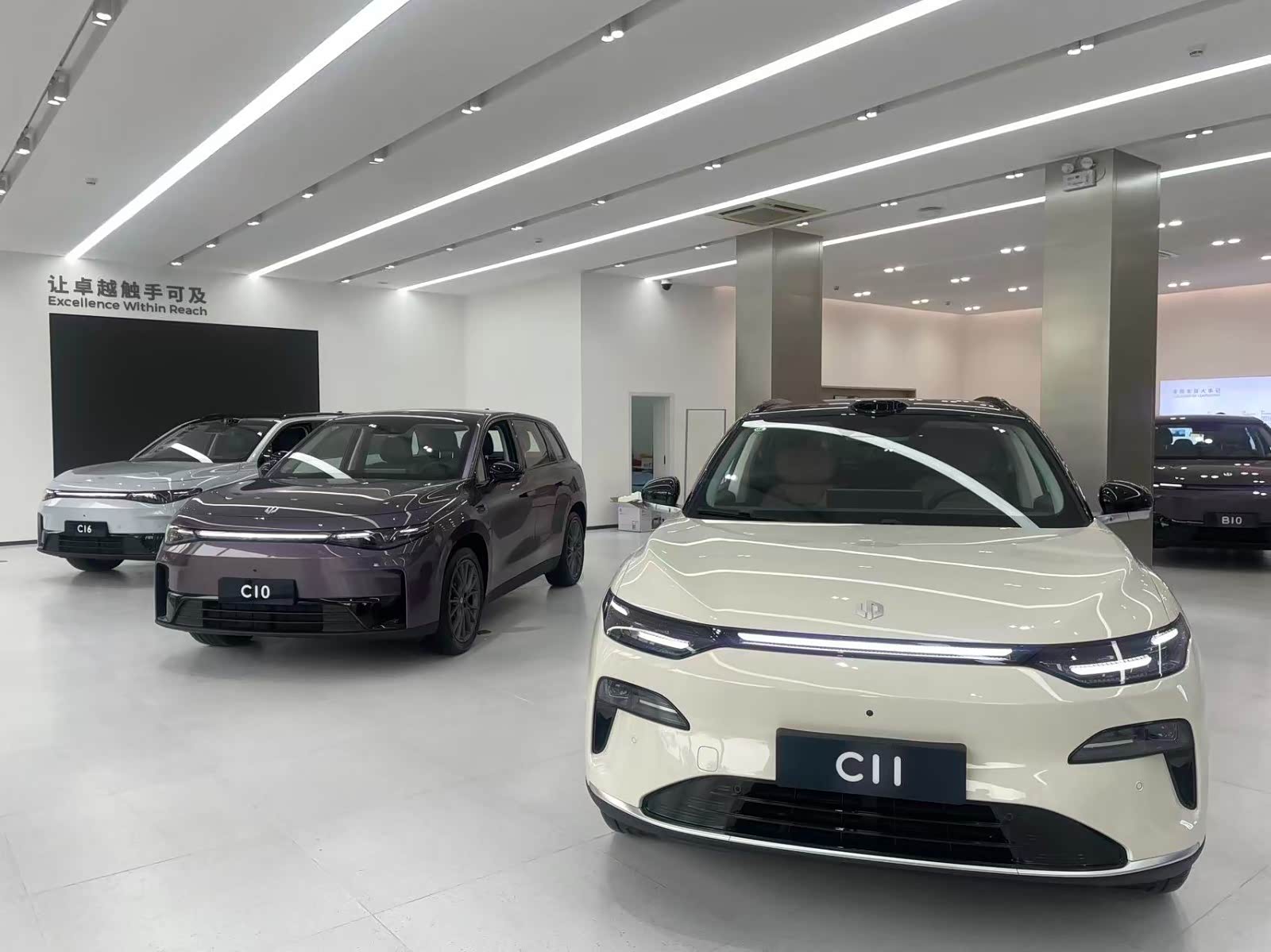 新车展示区
