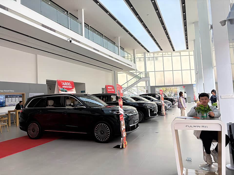 新车展示区