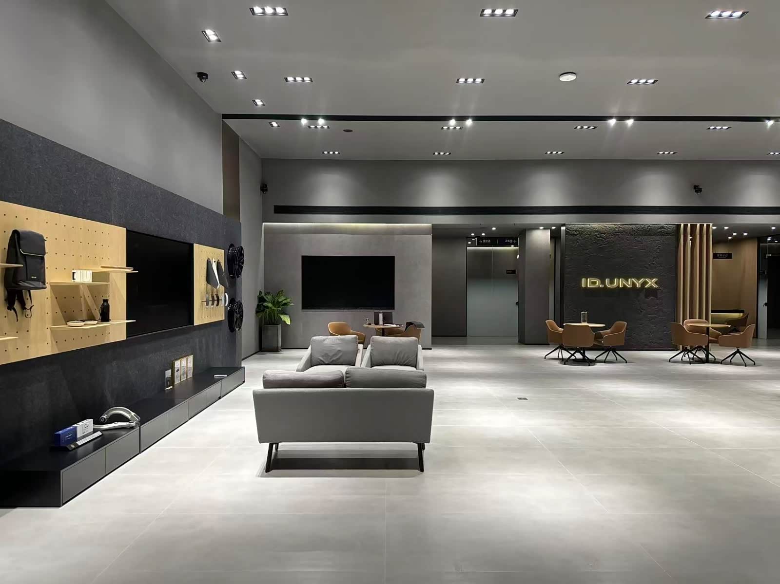 新车展示区