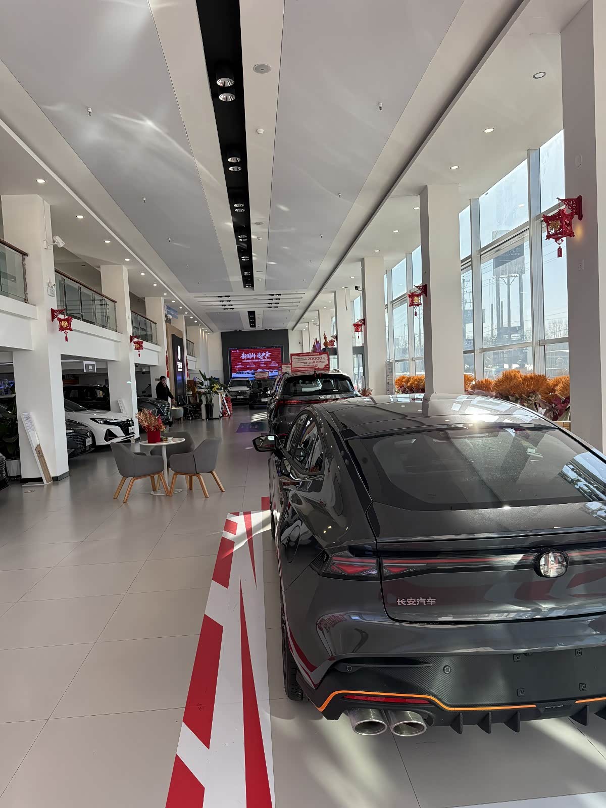 新车展示区