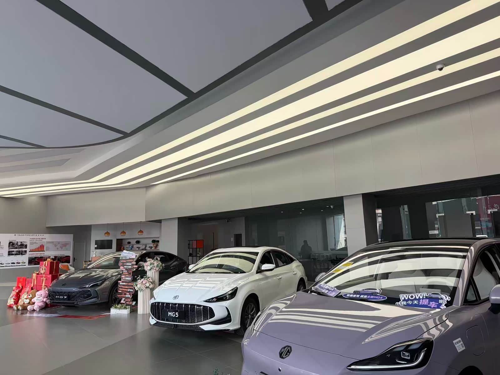 新车展示区