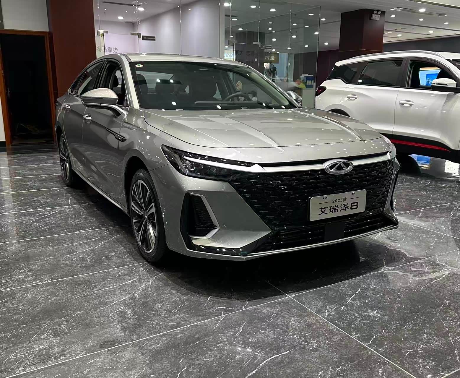 新车展示区