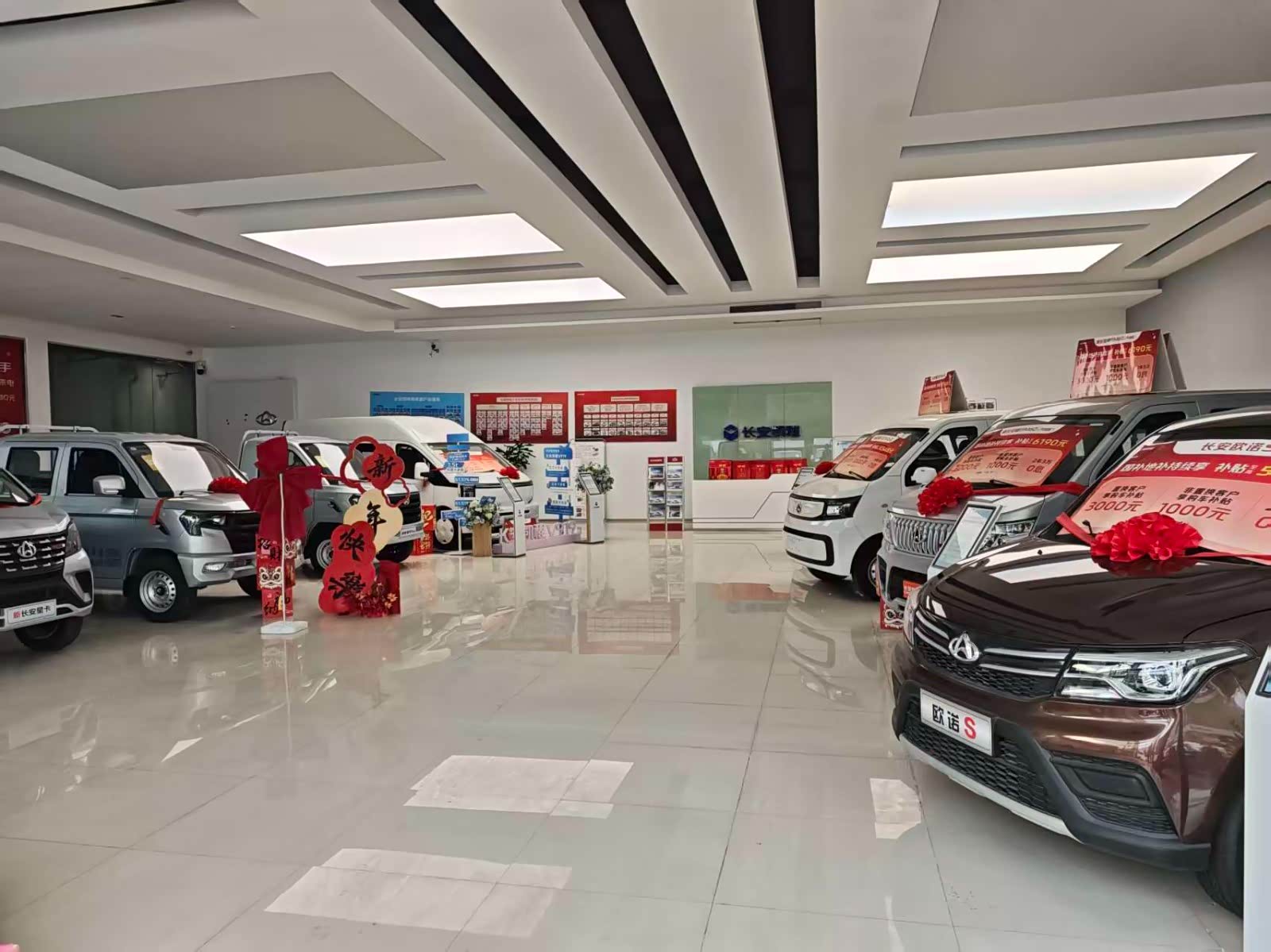 新车展示区