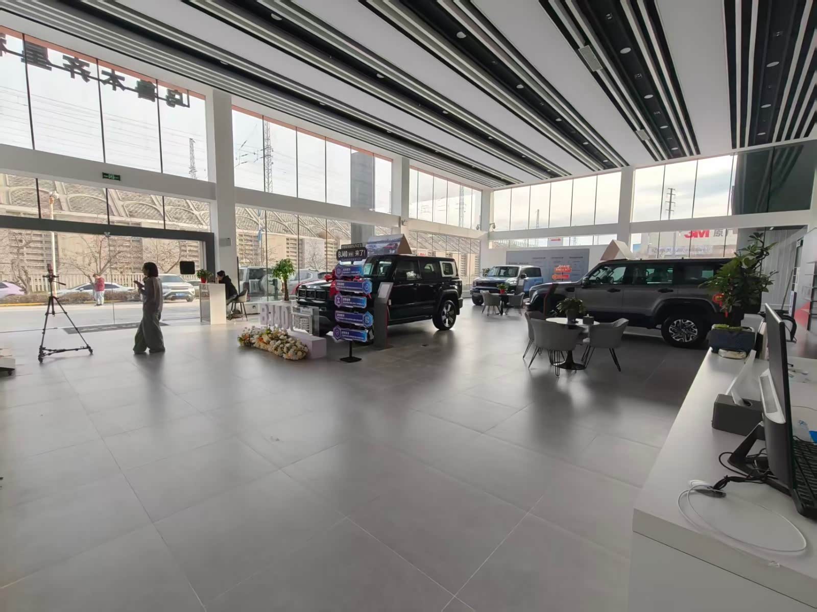 新车展示区