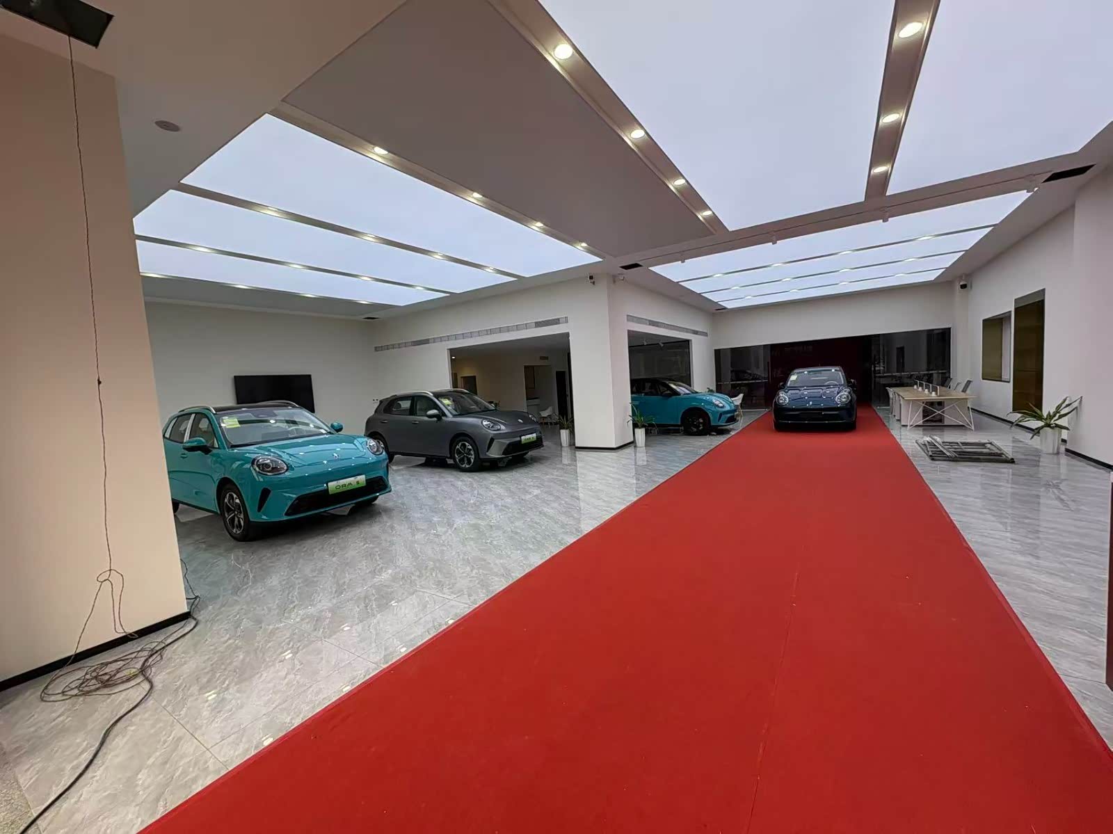 新车展示区