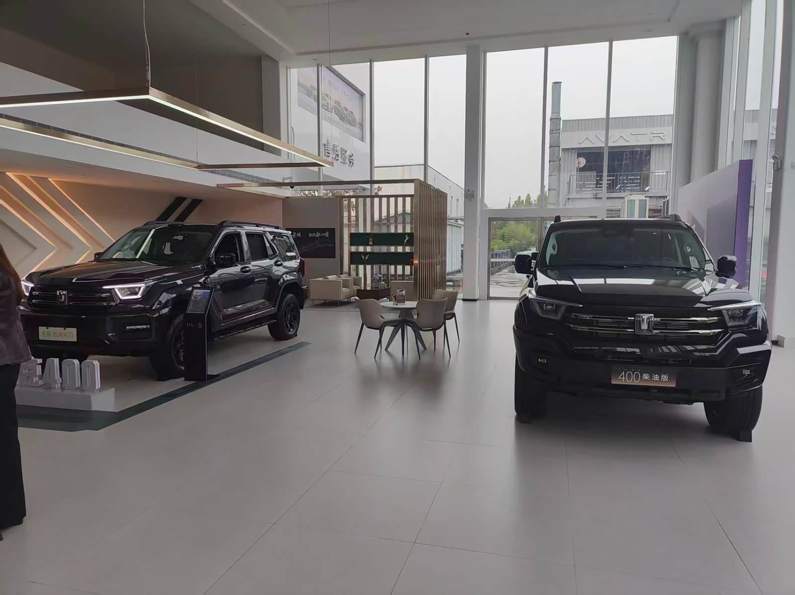 新车展示区
