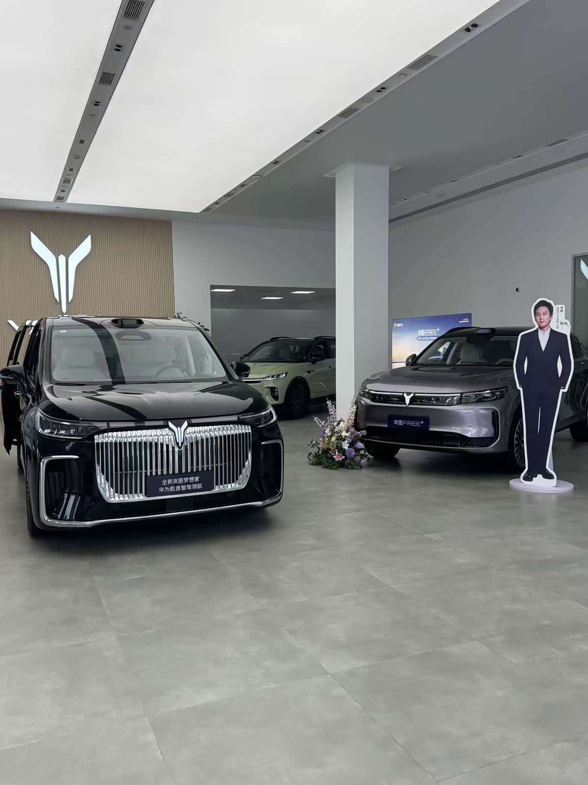新车展示区