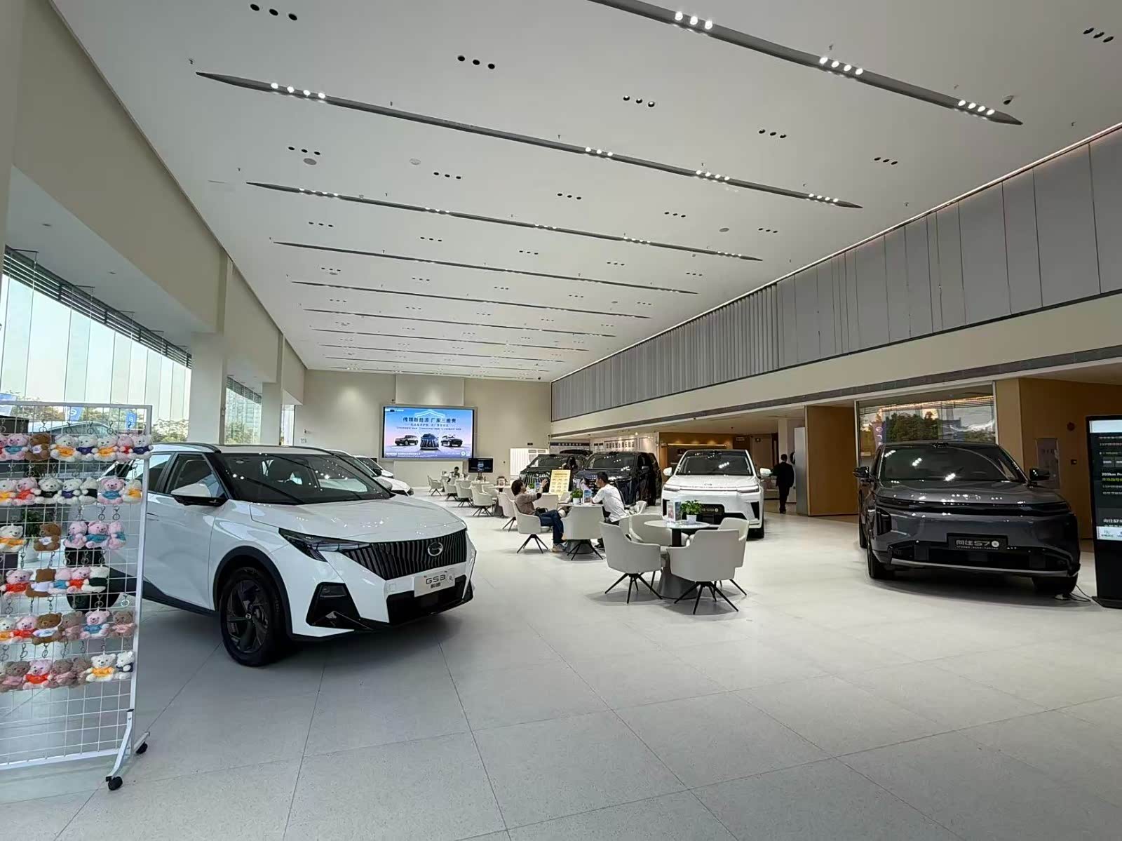 新车展示区