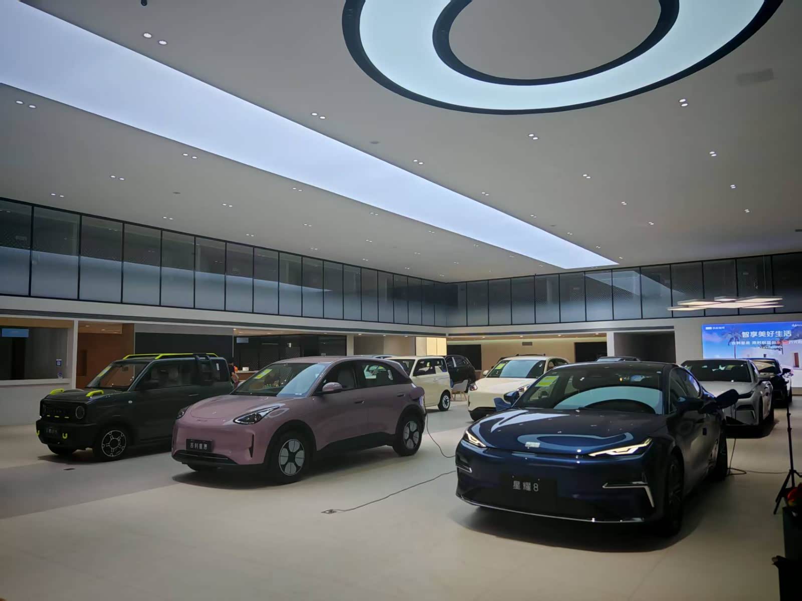 新车展示区
